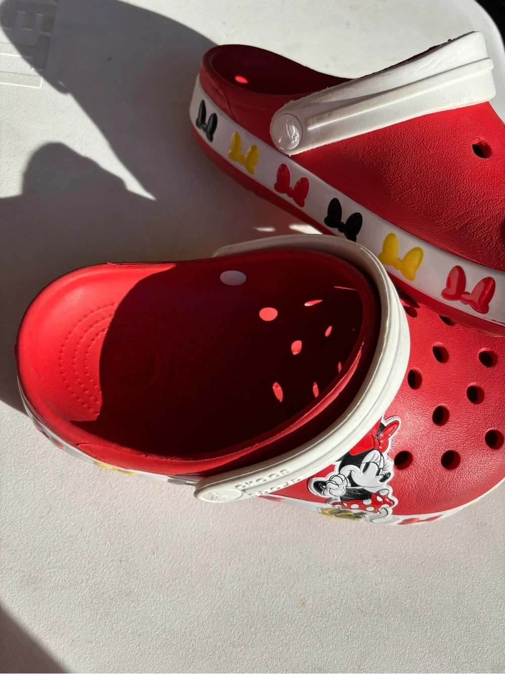 CROCS bright red